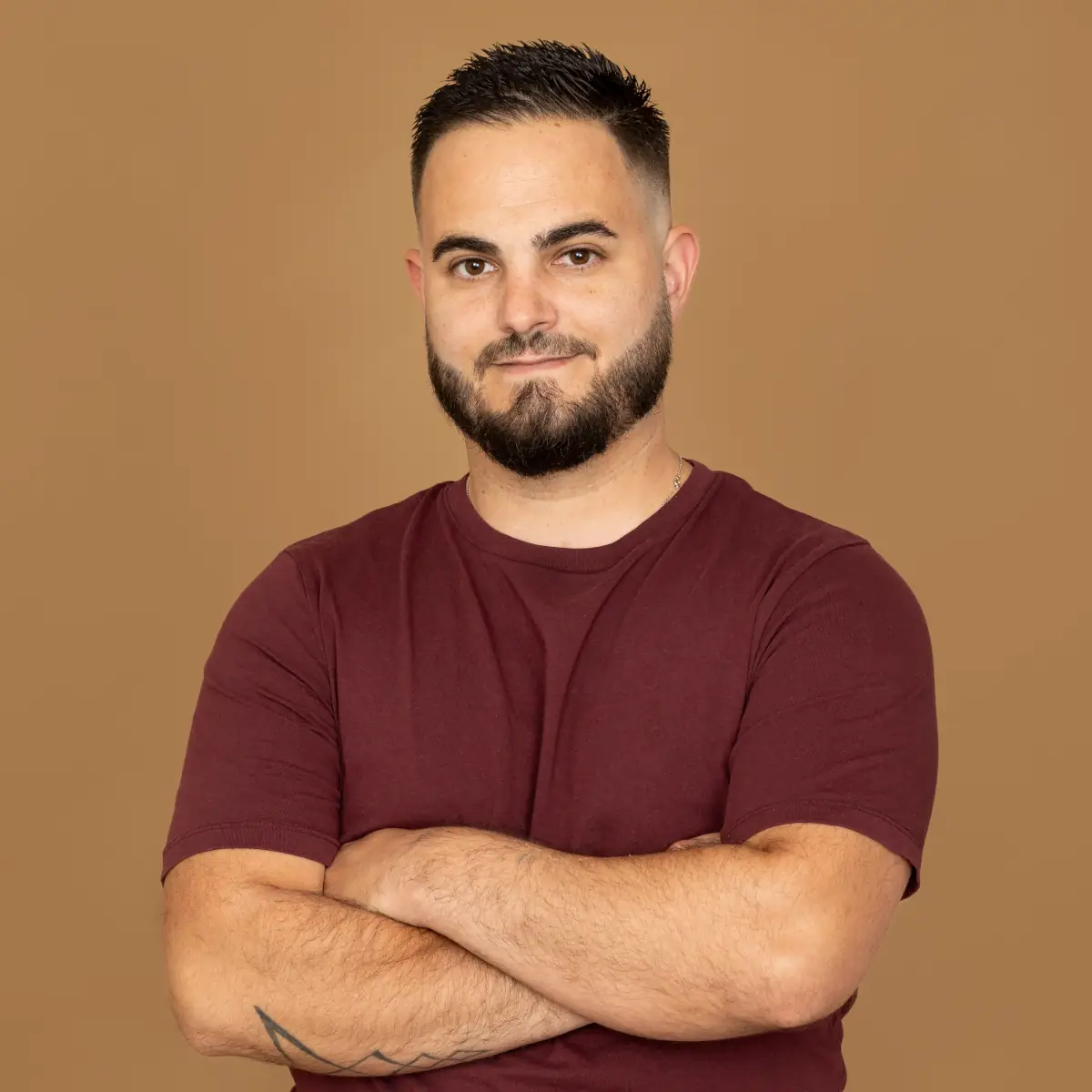 Portrait de Micha Megret, développeur web freelance à Évian-les-Bains